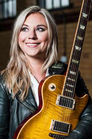 Joanne Shaw Taylor portrait