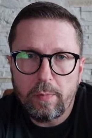 Анатолий Шарий