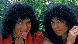 Kiss Exposed backdrop