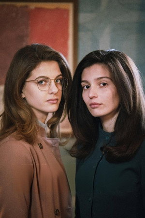 Постер сериала «Моя гениальная подруга (2018 - 2024)» — (25 из 67)