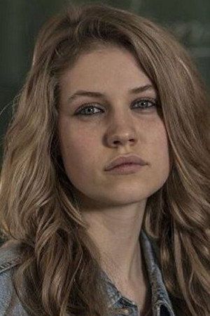 Tessa Hoder portrait