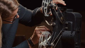 Der Mann mit der kleinen Kamera