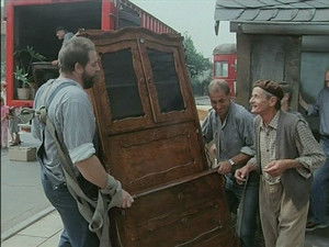 Ghosts from Outside: 1×1 {year} Online En Netflix