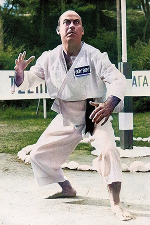 Thanasis Veggos portrait