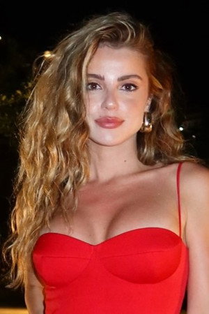 Ezgi Eyüboğlu 5