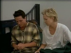 Beverly Hills, 90210 S06E18