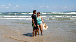 Cheap A$$ Beach Houses: 1×12