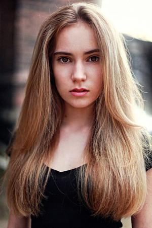 Tara Fischer portrait