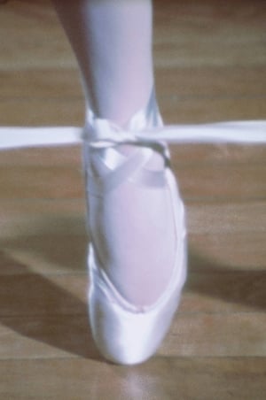 Poster A Ballet Shoe 1975