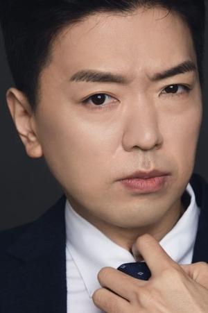 Foto retrato de Kim Seong-hoon