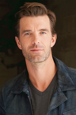 Lucas Bryant photo