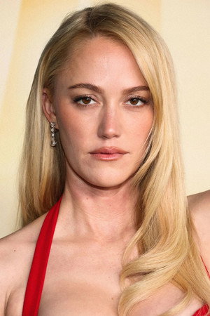 Maika Monroe