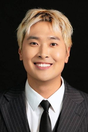 Yoo Young Woo - Photo