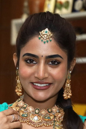 Nayani Pavani portrait