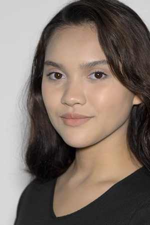 Mia Sara Shauki portrait