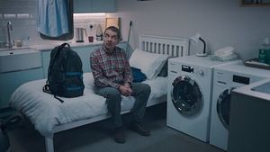 Man Vs Bee Season 1 Episode 2