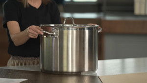 Ça vaut le coût: 8×8 {year} Online En Netflix