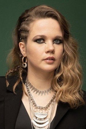 Sterenn Diridollou — interprète de Elle-même - Contestant