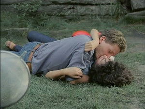 Ghosts from Outside: 1×2 {year} Online En Netflix