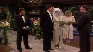 Madame est servie - Madame est servie - Saison 3 - Les Cloches du mariage - image n°1
