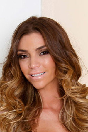 Niki Skyler portrait