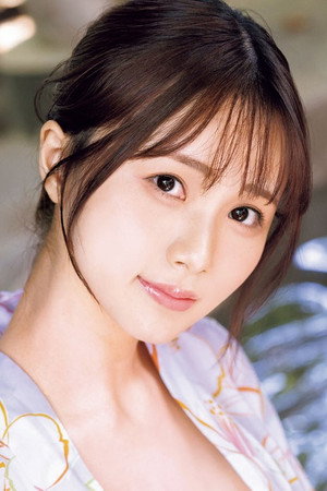 Momoka Izumi portrait