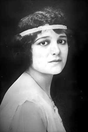 Vivian Rich portrait