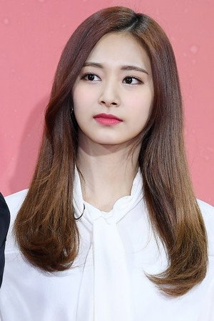 TZUYU portrait