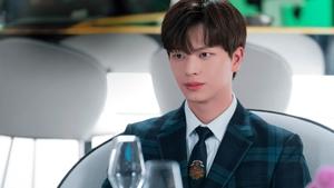 The Golden Spoon ( 2022 )