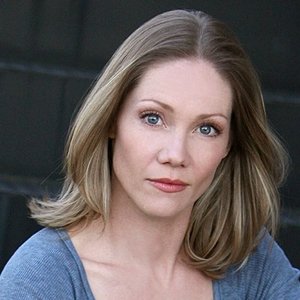 Nikki Tomlinson image