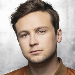 Logan Miller image