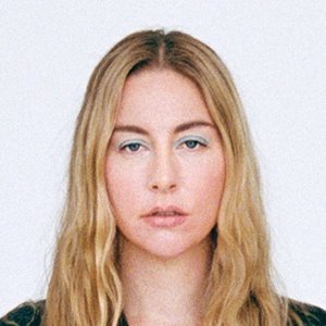 Este Haim image