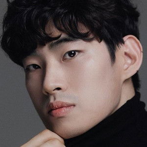 Kim Yong-Han - Discover the TV Shows and Movies They Starred In