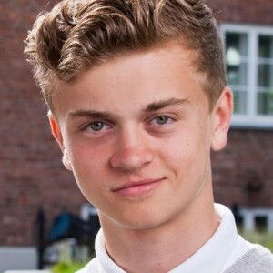 Vetle Kvalvik Prestegård - Discover the TV Shows and Movies They Starred In