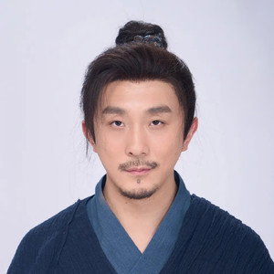 何磊