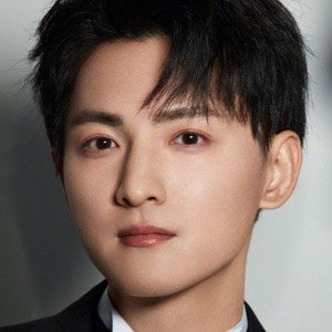 李昶