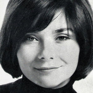 Macha Méril