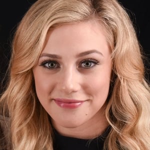 Lili Reinhart