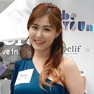 Moon Lau
