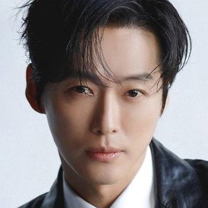 Namkoong Min