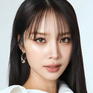 พลอยชมพู ศุภทรัพย์