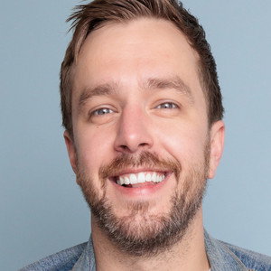 Iain Stirling