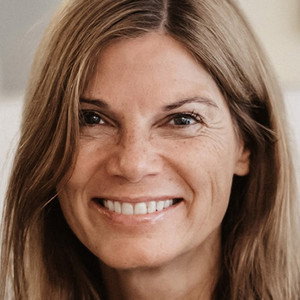 Iris Baumüller