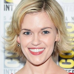 Kari Wahlgren