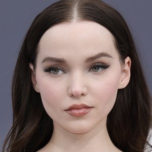 Dove Cameron's profile Dove Cameron