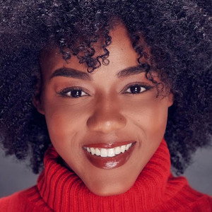 Nia Holloway