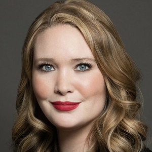Sarah J. Maas