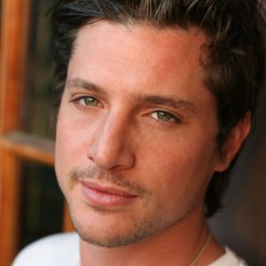 Simon Rex