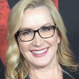 Angela Kinsey