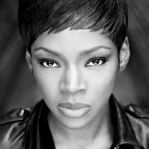 Caroline Chikezie